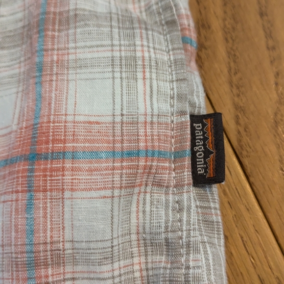 Patagonia women's small plaid button up shirt - Picture 2 of 5
